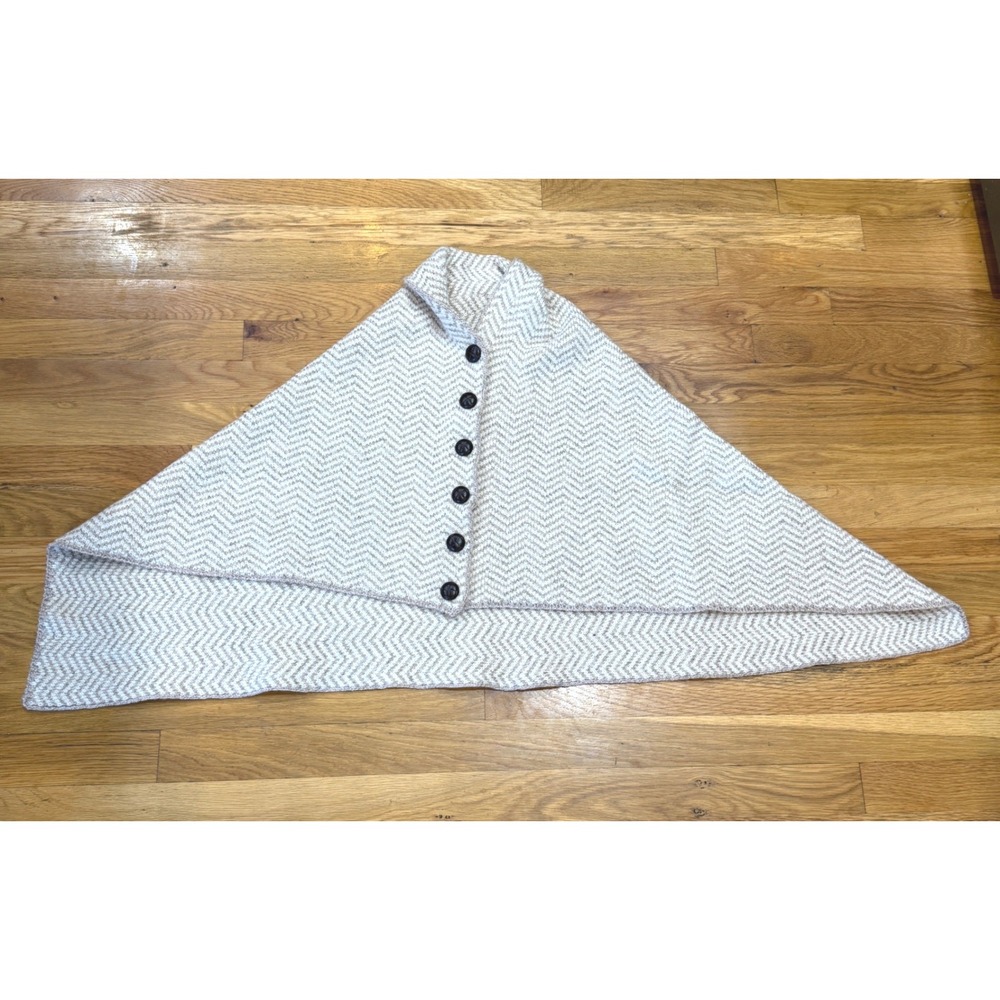 Aran Woollen Mills 100% Merino Wool Herringbone Button Poncho Cape Ireland